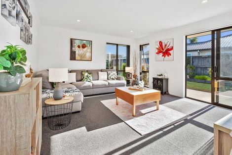 Photo of property in 42 Kowi Lakes Drive, One Tree Point, 0118