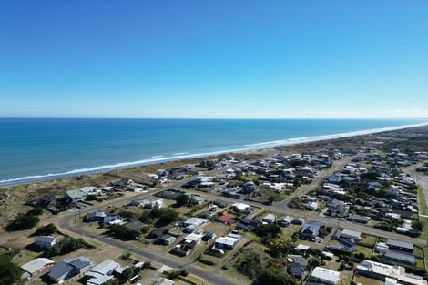 Photo of property in 9 Mack Street, Foxton Beach, Foxton, 4815