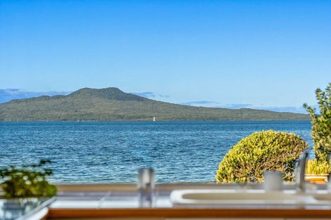 Photo of property in 9a Holiday Road, Milford, Auckland, 0620