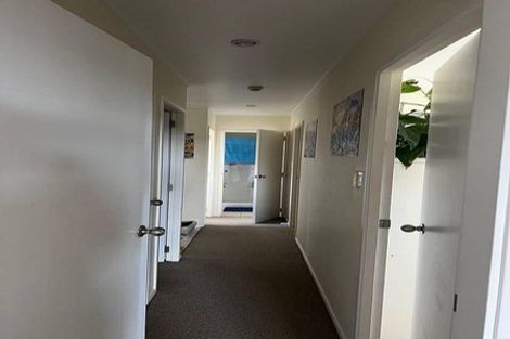 Photo of property in 357 Glenfield Road, Glenfield, Auckland, 0629