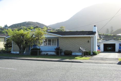 Photo of property in 45a York Street, Picton, 7220