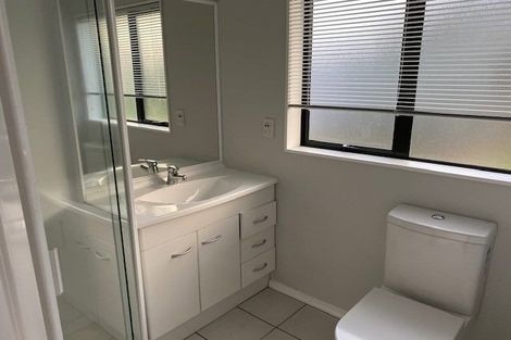 Photo of property in 3 Berkshire Terrace, Massey, Auckland, 0614