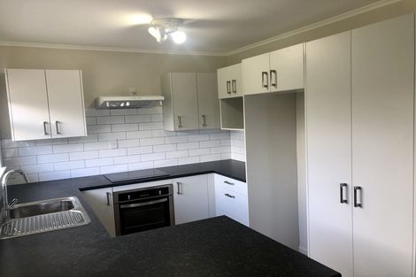 Photo of property in 199 Chivalry Road, Glenfield, Auckland, 0629