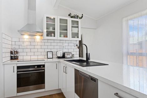 Photo of property in 14 Hinau Place, Edgecumbe, 3120