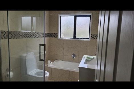 Photo of property in 8 Brook Haven Rise, Clendon Park, Auckland, 2103