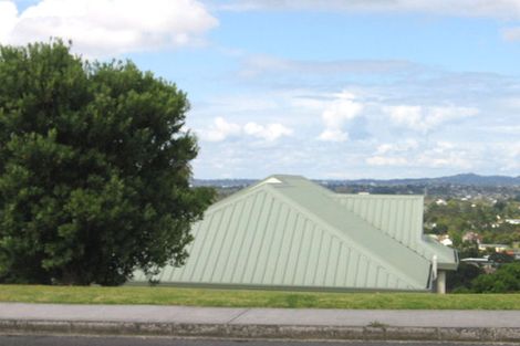 Photo of property in 131 Luckens Road, West Harbour, Auckland, 0618