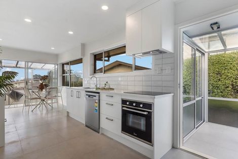 Photo of property in 832 East Coast Road, Oteha, Auckland, 0630