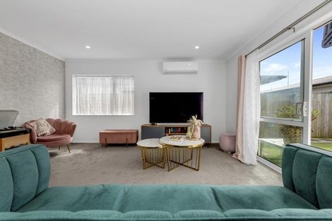 Photo of property in 25 Kapowai Boulevard, Takanini, 2112