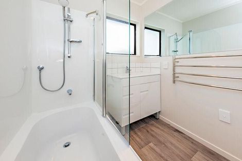 Photo of property in 1/6 Hatherley Place, Clendon Park, Auckland, 2103