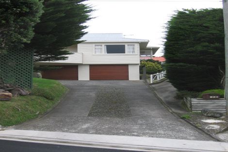 Photo of property in 15 Kinapori Terrace, Newlands, Wellington, 6037