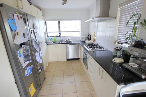 Photo of property in 21a Kirrie Avenue, Te Atatu South, Auckland, 0610