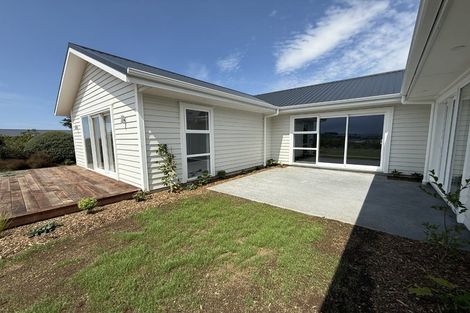 Photo of property in 5 Johnson Place, Stillwater, Silverdale, 0993