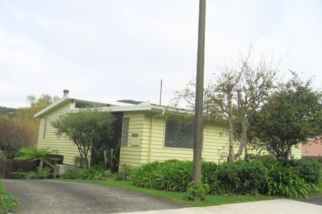 Photo of property in 15 Zande Terrace, Tawa, Wellington, 5028
