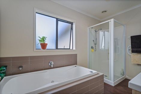 Photo of property in 4 Tarapatiki Drive, Whitianga, 3510