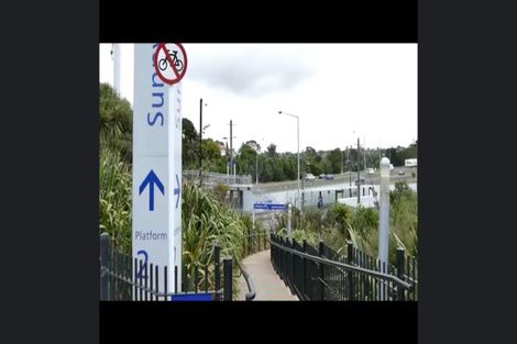 Photo of property in 1/4 Girrahween Drive, Totara Vale, Auckland, 0629