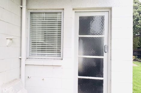 Photo of property in 1/88 East Coast Road, Milford, Auckland, 0620