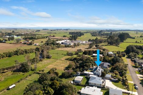 Photo of property in 14 Cumming Street, Okato, 4335