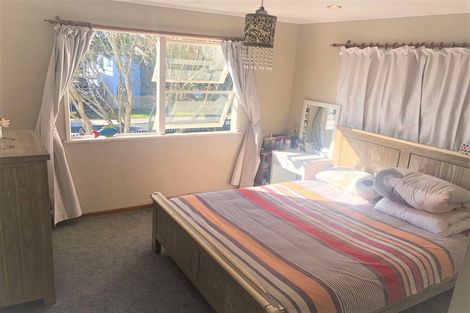 Photo of property in 1 Rosalind Road, Glenfield, Auckland, 0629