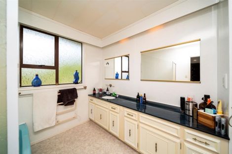 Photo of property in 56 Denby Road, Hawera, 4672