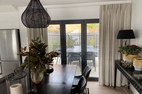 Photo of property in 1/2 Omana Road, Milford, Auckland, 0620