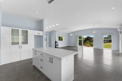 Photo of property in 14b Wairere Road, Waitakere, Henderson, 0782