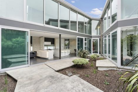 Photo of property in 3b Salmont Place, Kelburn, Wellington, 6012