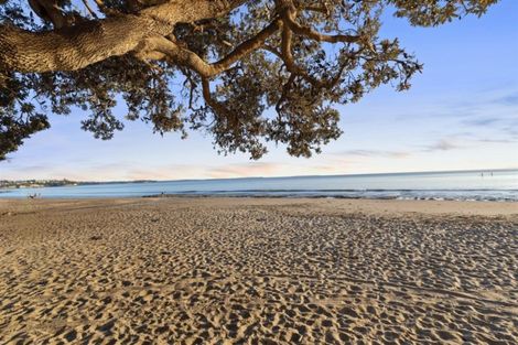 Photo of property in 25 Huntly Road, Campbells Bay, Auckland, 0630