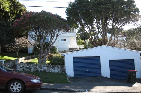Photo of property in 5 Homewood Crescent, Karori, Wellington, 6012