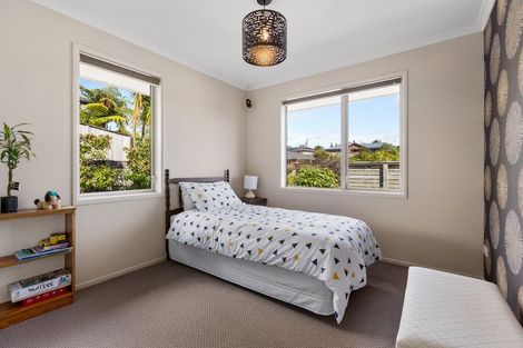 Photo of property in 86 Karamea Street, Whalers Gate, New Plymouth, 4310