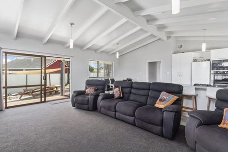 Photo of property in 10 Kanuka Place, Edgecumbe, 3120