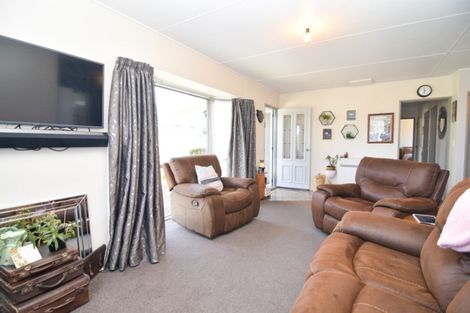 Photo of property in 66 Victoria Street, Carterton, 5713