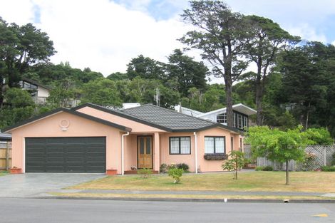 Photo of property in 25 Carlow Grove, Birchville, Upper Hutt, 5018
