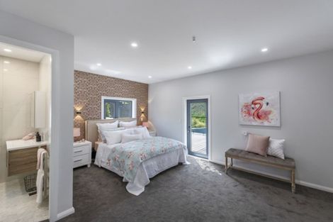 Photo of property in 35 Grumman Lane, Newlands, Wellington, 6037