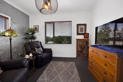 Photo of property in 4 Victoria Street, Kaponga, Hawera, 4679