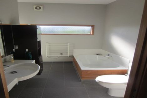 Photo of property in 43 Matai Road, Raumati South, Paraparaumu, 5032