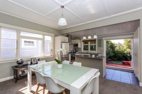 Photo of property in 11 Bulteel Street, New Plymouth, 4310