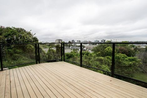 Photo of property in 12/14 Ruakiwi Road, Hamilton Lake, Hamilton, 3204