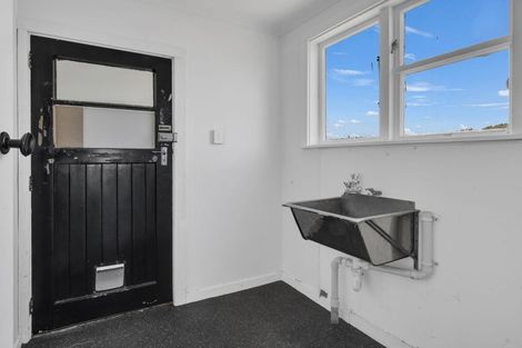 Photo of property in 33 Matipo Street, Castlecliff, Whanganui, 4501