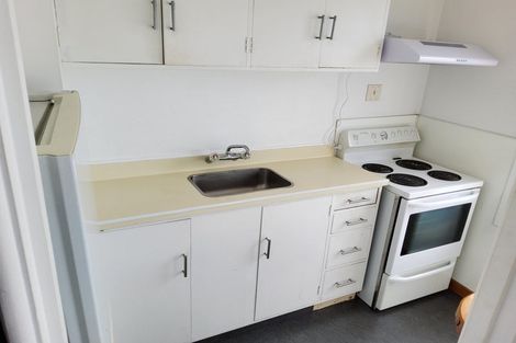 Photo of property in Churchill Flats, 213 The Terrace, Wellington Central, Wellington, 6011