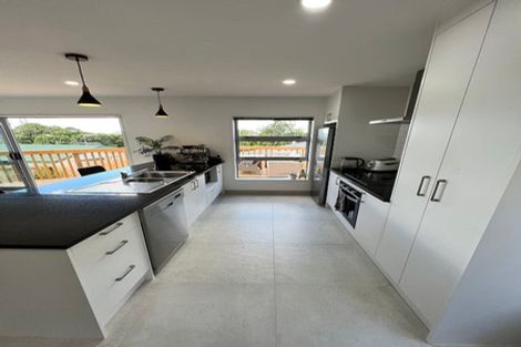 Photo of property in 78a Lincoln Park Avenue, Massey, Auckland, 0614