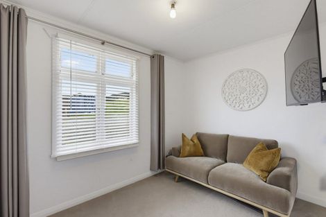 Photo of property in 75 Heights Road, Shannon, Palmerston North, 4474