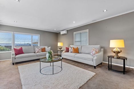 Photo of property in 2/101 Churchill Road, Murrays Bay, Auckland, 0630