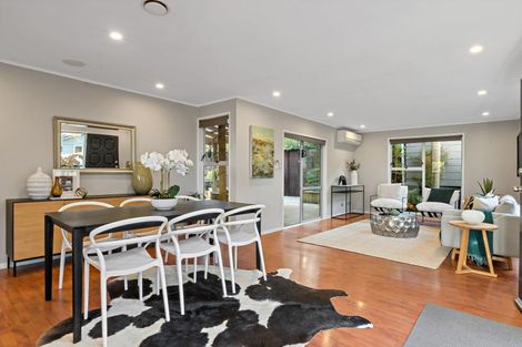 Photo of property in 13 Stallard Place, Glen Eden, Auckland, 0602