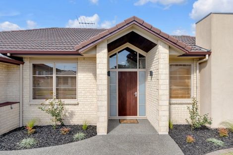 Photo of property in 43 Speyside Crescent, Flat Bush, Auckland, 2016