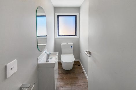 Photo of property in 5b Bathurst Street, Silverstream, Upper Hutt, 5019