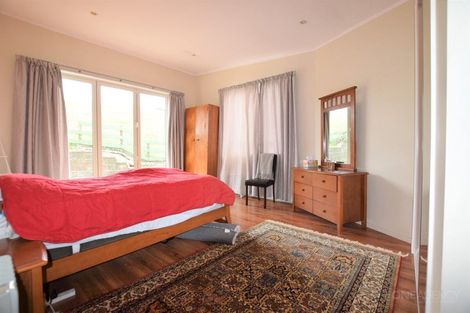 Photo of property in 21 Grassmere Road, Henderson Valley, Auckland, 0612