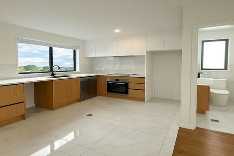 Photo of property in 4/5 Chevis Place, Pakuranga, Auckland, 2010
