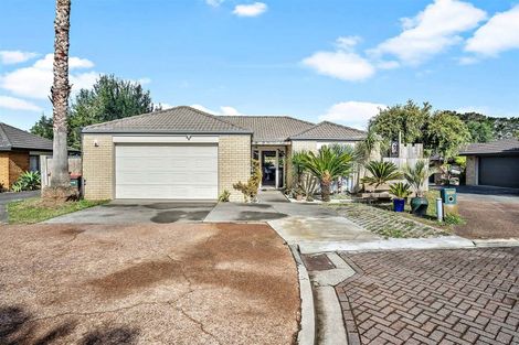 Photo of property in 8 Saint Leger Crescent, Huntington Park, Auckland, 2013