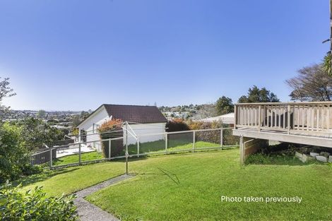 Photo of property in 8b Havana Place, Glenfield, Auckland, 0629