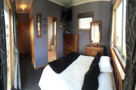 Photo of property in 8 Vogel Street, Fitzroy, New Plymouth, 4312